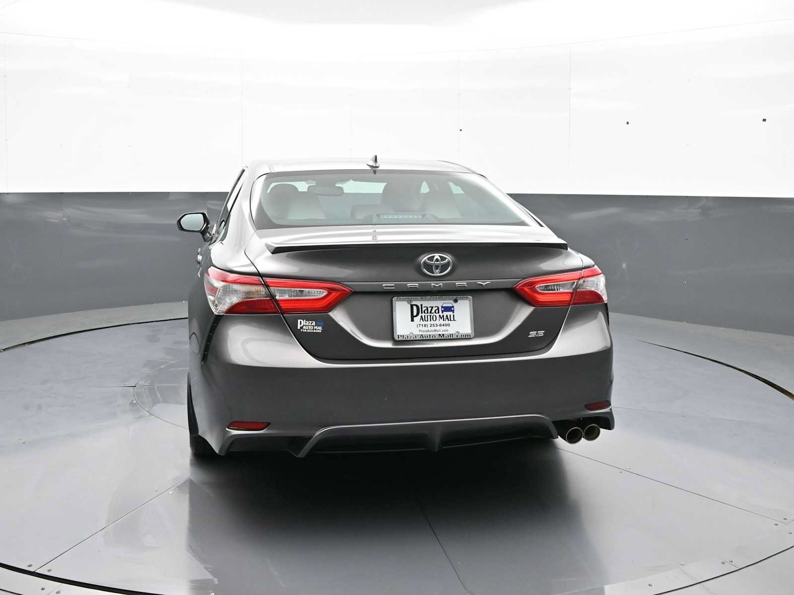 Used 2020 Toyota Camry SE w/ Convenience Package FWD image 6