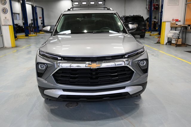 Used 2024 Chevrolet TrailBlazer LT w/ Convenience Package image 2