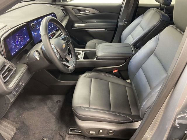 Used 2025 Chevrolet Traverse LT image 10