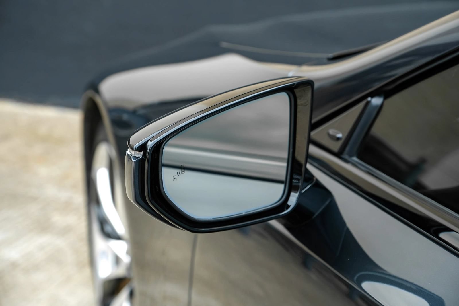 Used 2018 Lexus LC 500 Coupe w/ Sport Package RWD image 30
