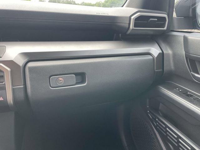 Used 2025 Toyota 4Runner SR5 AWD/4WD image 36