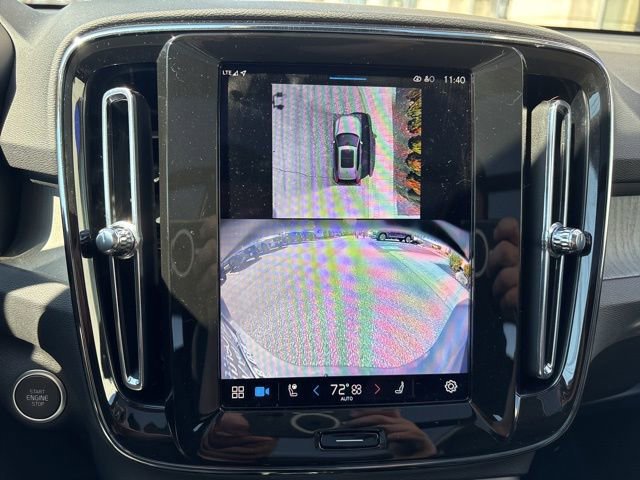 Used 2025 Volvo XC40 B5 Plus image 27