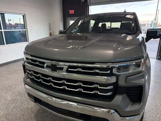 Used 2024 Chevrolet Silverado 1500 LTZ w/ Technology Package image 2