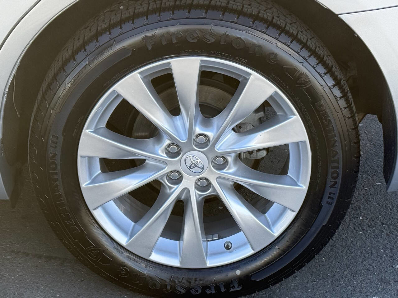 Used 2015 Toyota Venza LE image 15