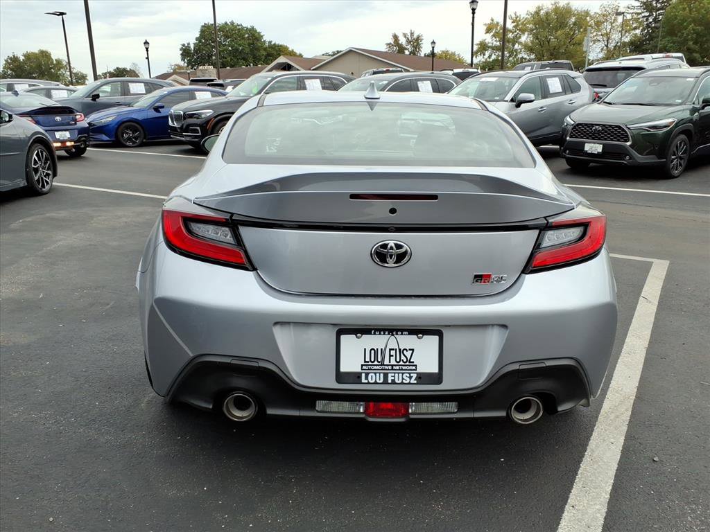 New 2025 Toyota GR86 Premium w/ Performance Package image 15