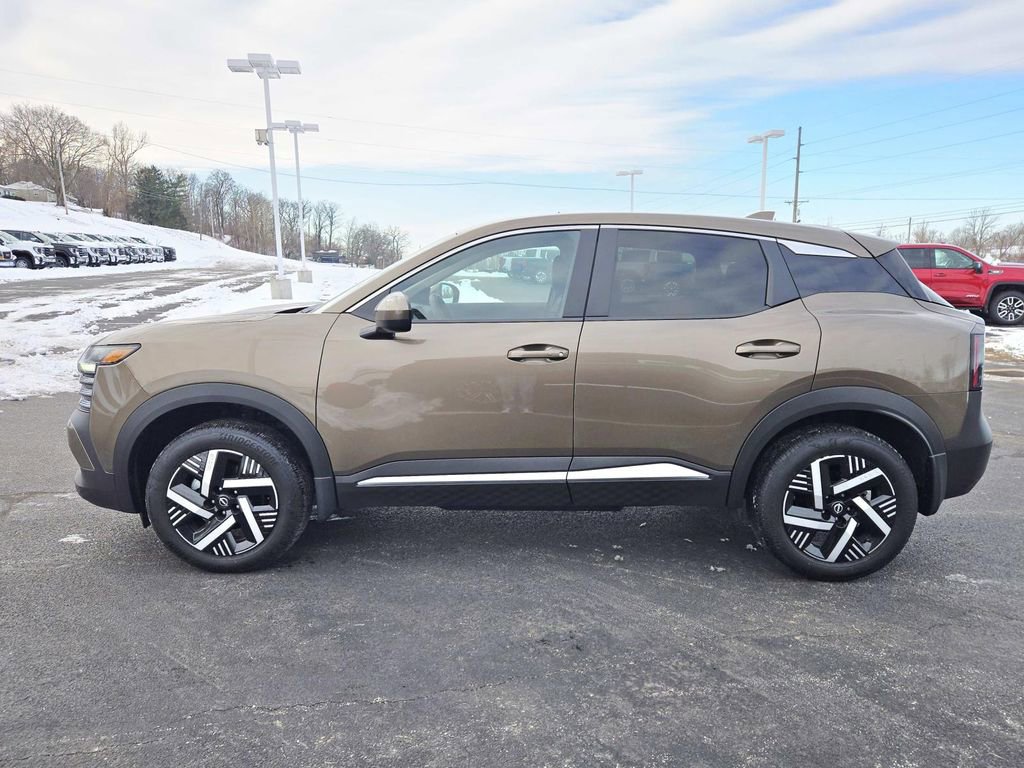Used 2025 Nissan Kicks SV w/ Charging Package image 6