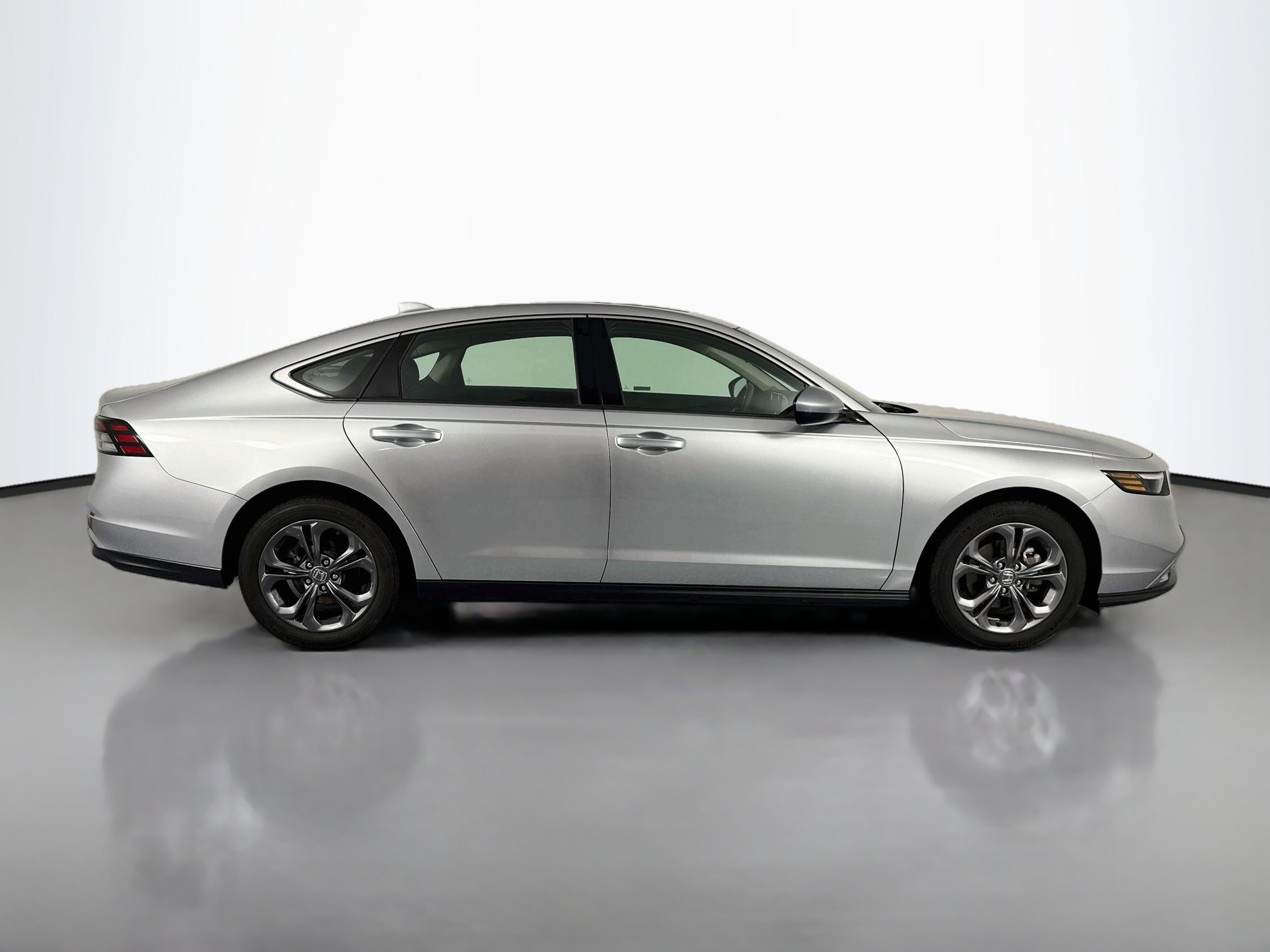 Certified 2024 Honda Accord EX image 4