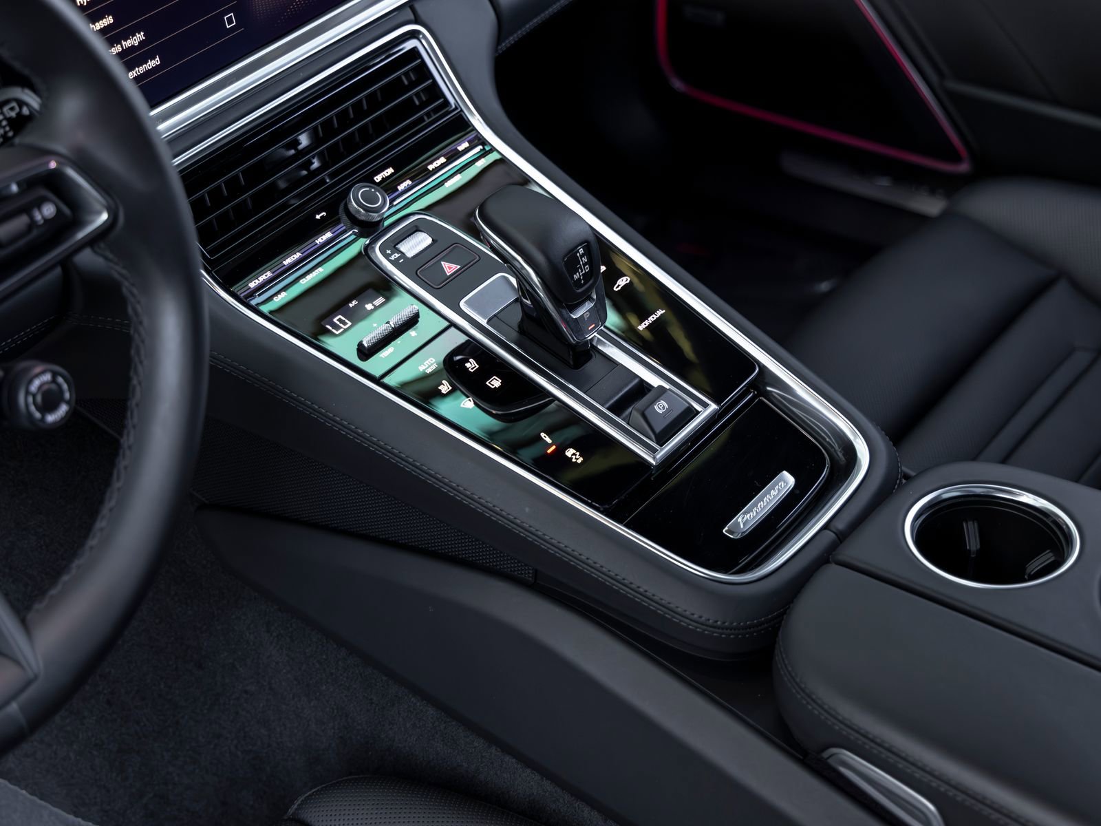 Certified 2022 Porsche Panamera 4S AWD/4WD image 42