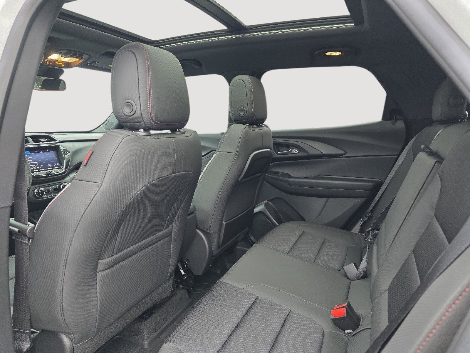 Used 2023 Chevrolet TrailBlazer RS w/ Sun and Liftgate Package image 10
