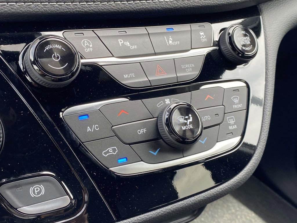 New 2026 Chrysler Pacifica Select FWD image 49