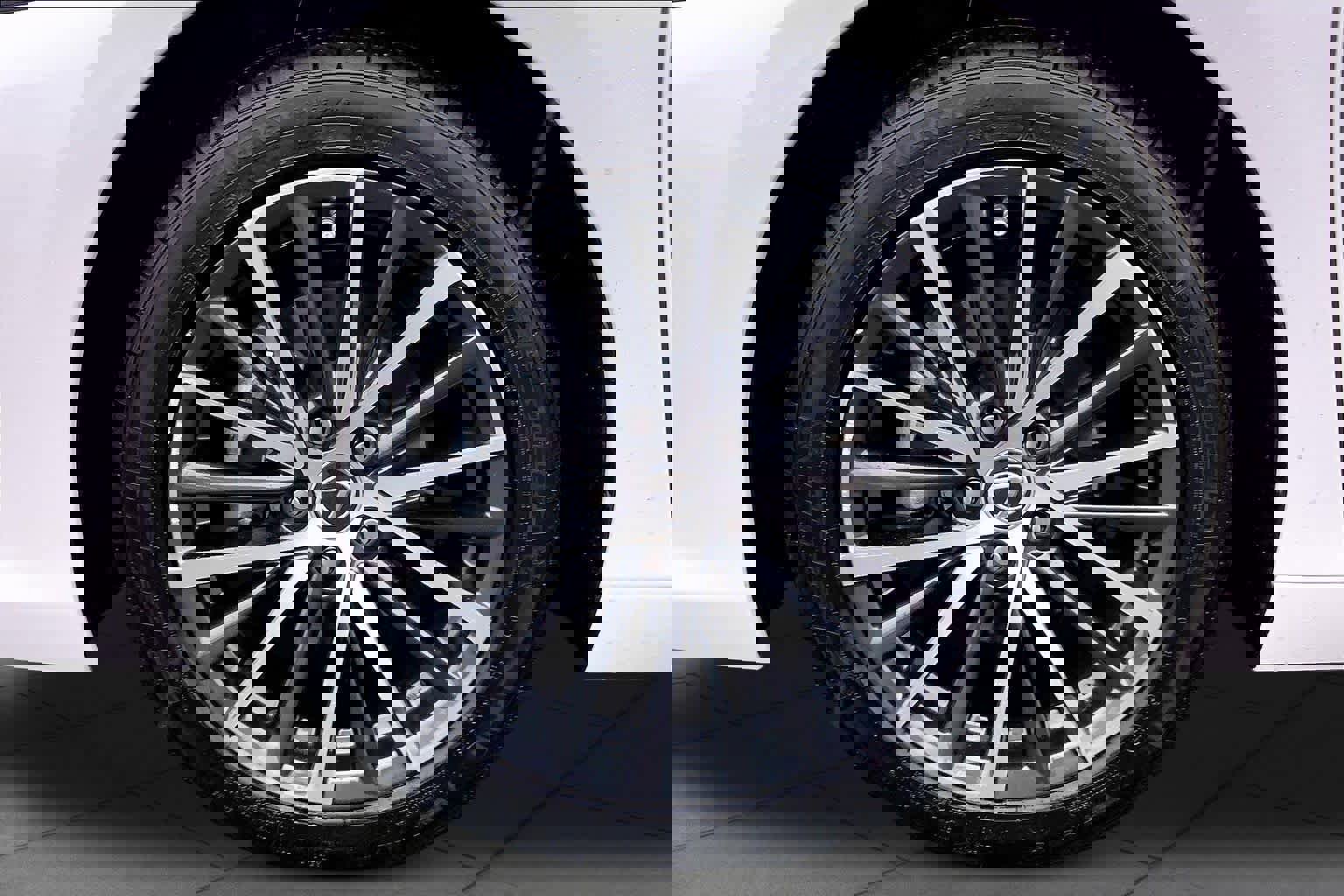 Certified 2025 Lexus ES 350 w/ Premium Package image 11