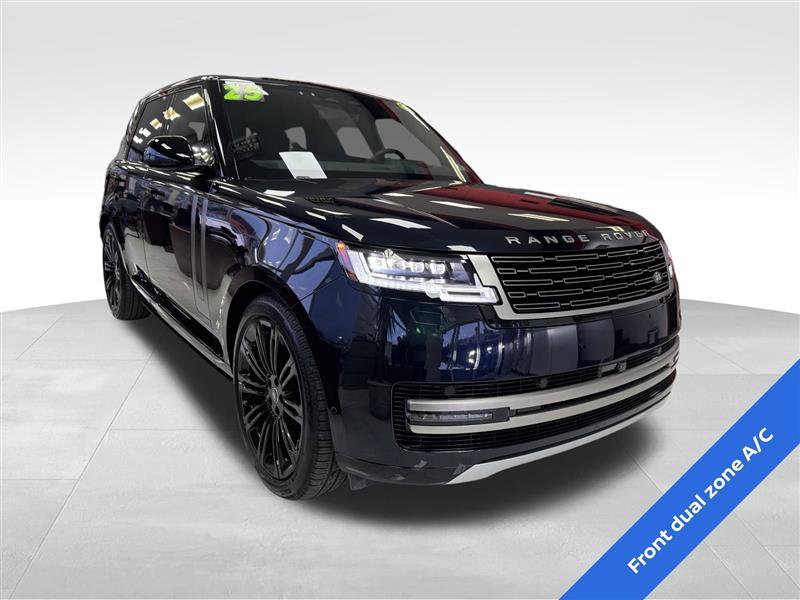 Used 2025 Land Rover Range Rover SE image 3