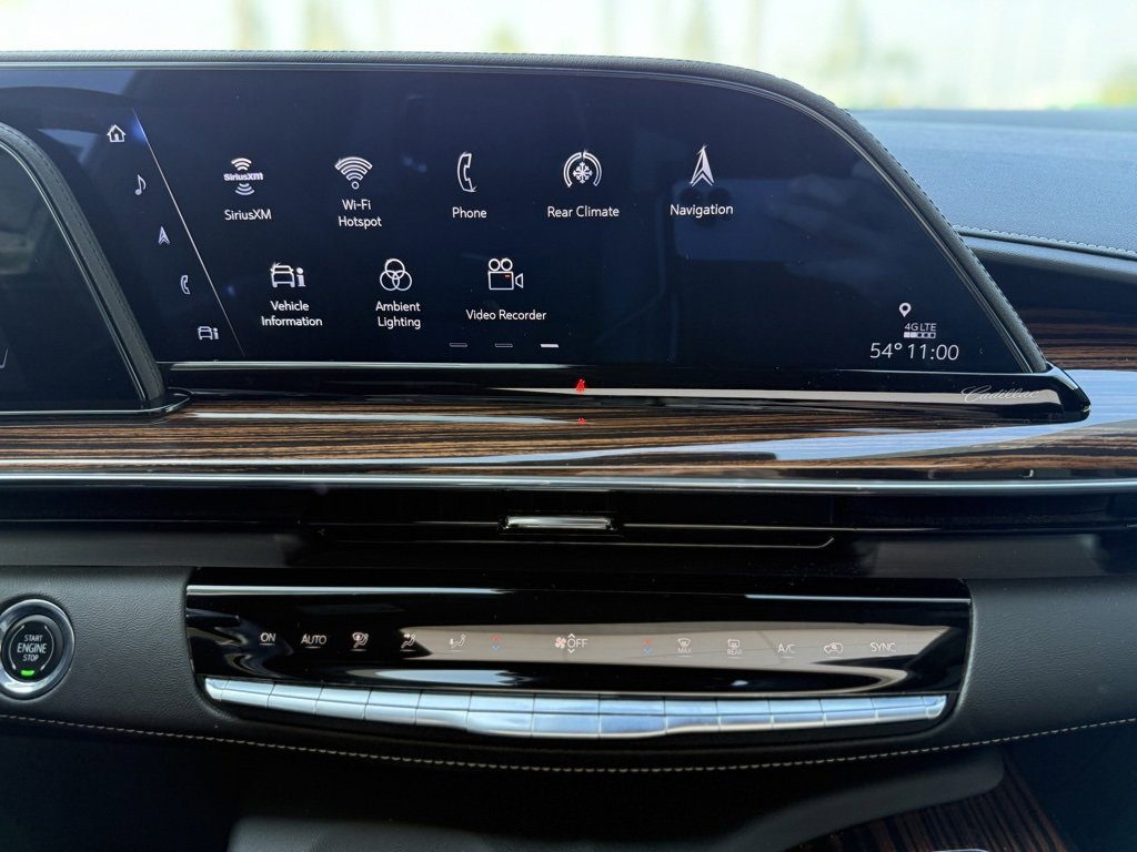 Used 2023 Cadillac Escalade Premium Luxury image 17