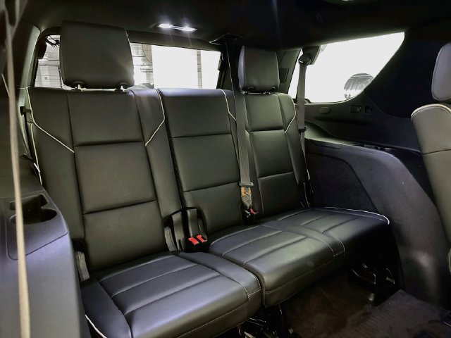 Used 2023 Cadillac Escalade Premium Luxury w/ Performance Package AWD/4WD image 28