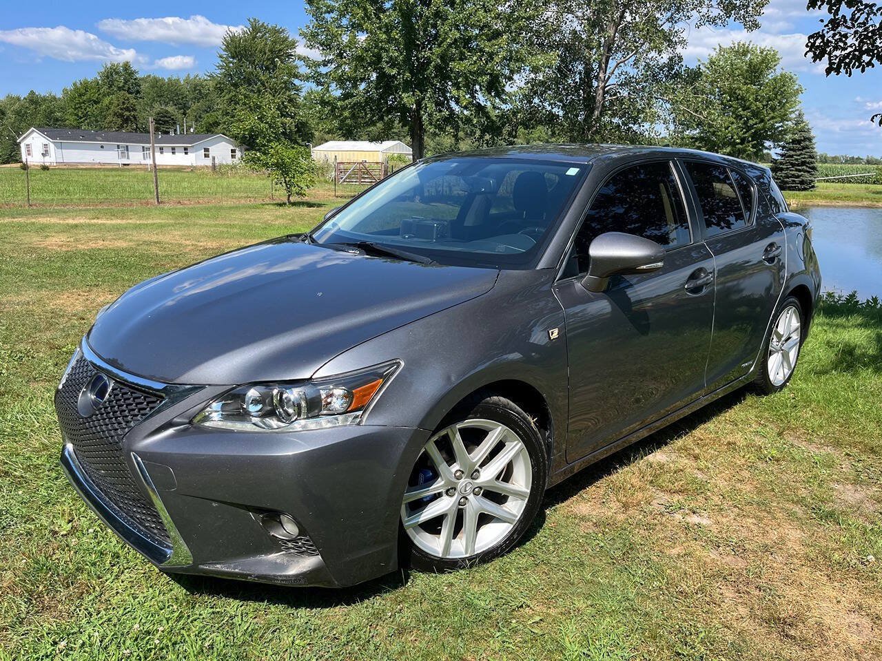 Used 2017 Lexus CT 200h w/ Accessory Package 2