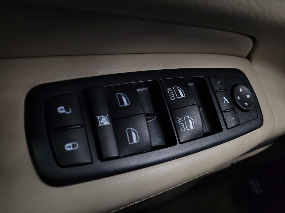 Used 2016 Jeep Grand Cherokee Overland w/ Advanced Technology Group AWD/4WD image 27
