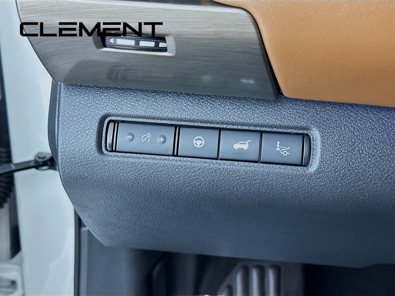 Used 2022 Nissan Pathfinder Platinum w/ Cargo Package AWD/4WD image 14