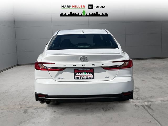 Used 2025 Toyota Camry SE image 4