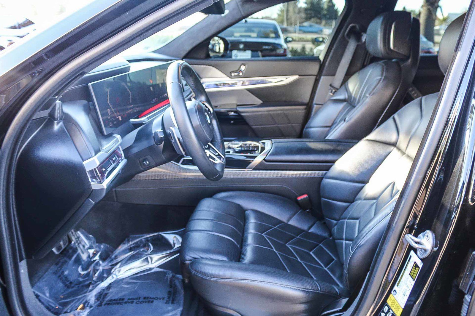 Used 2023 BMW 760i xDrive w/ Luxury Rear Seating Package image 17