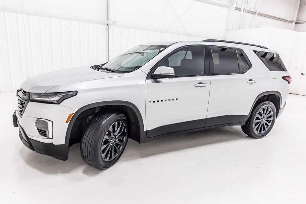 Used 2022 Chevrolet Traverse RS FWD image 3