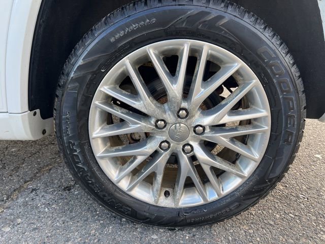 Used 2017 Jeep Grand Cherokee Overland image 38