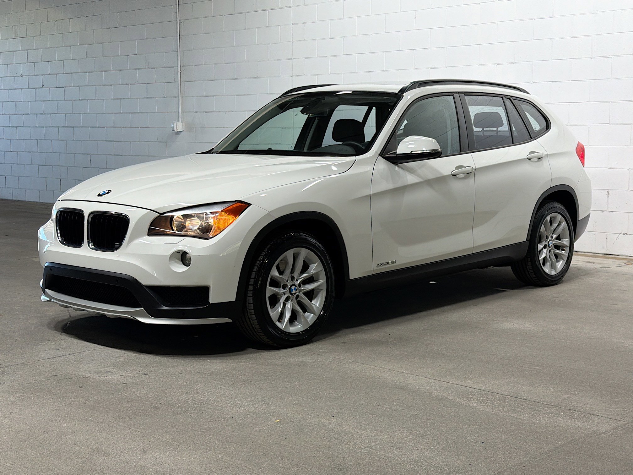 Used 2015 BMW X1 xDrive28i image 1