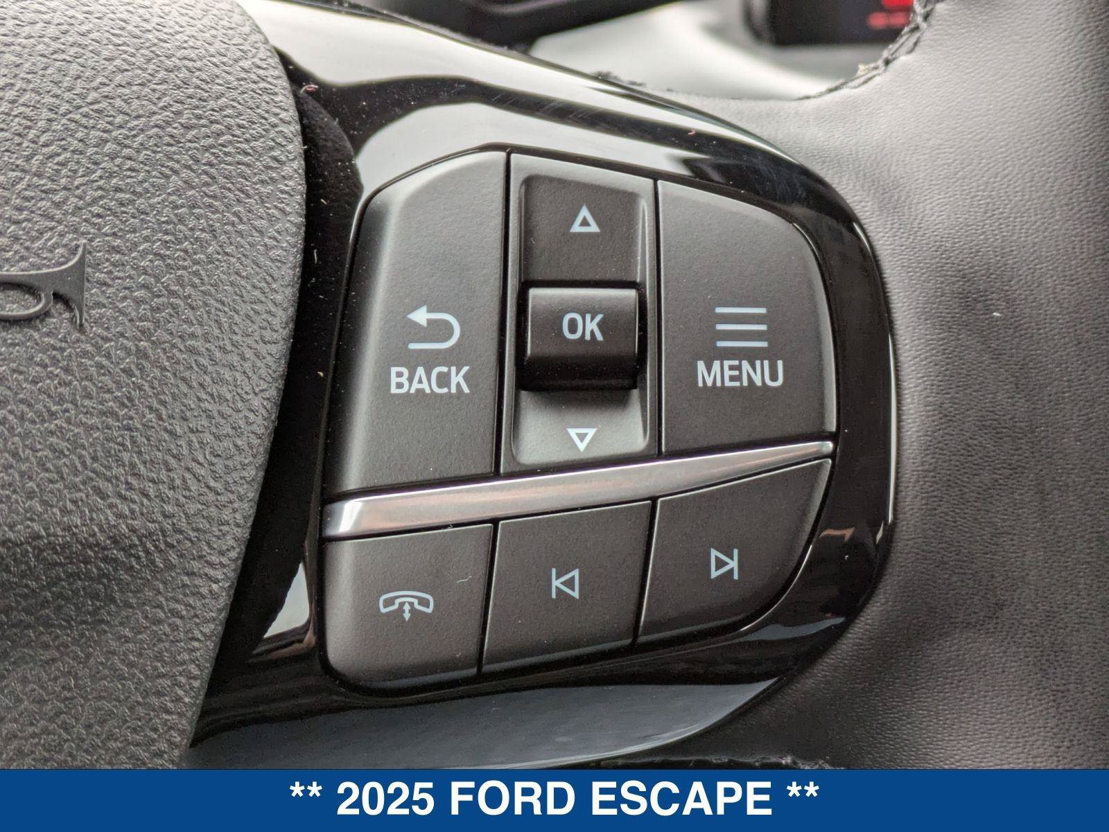 New 2025 Ford Escape SE FWD image 16