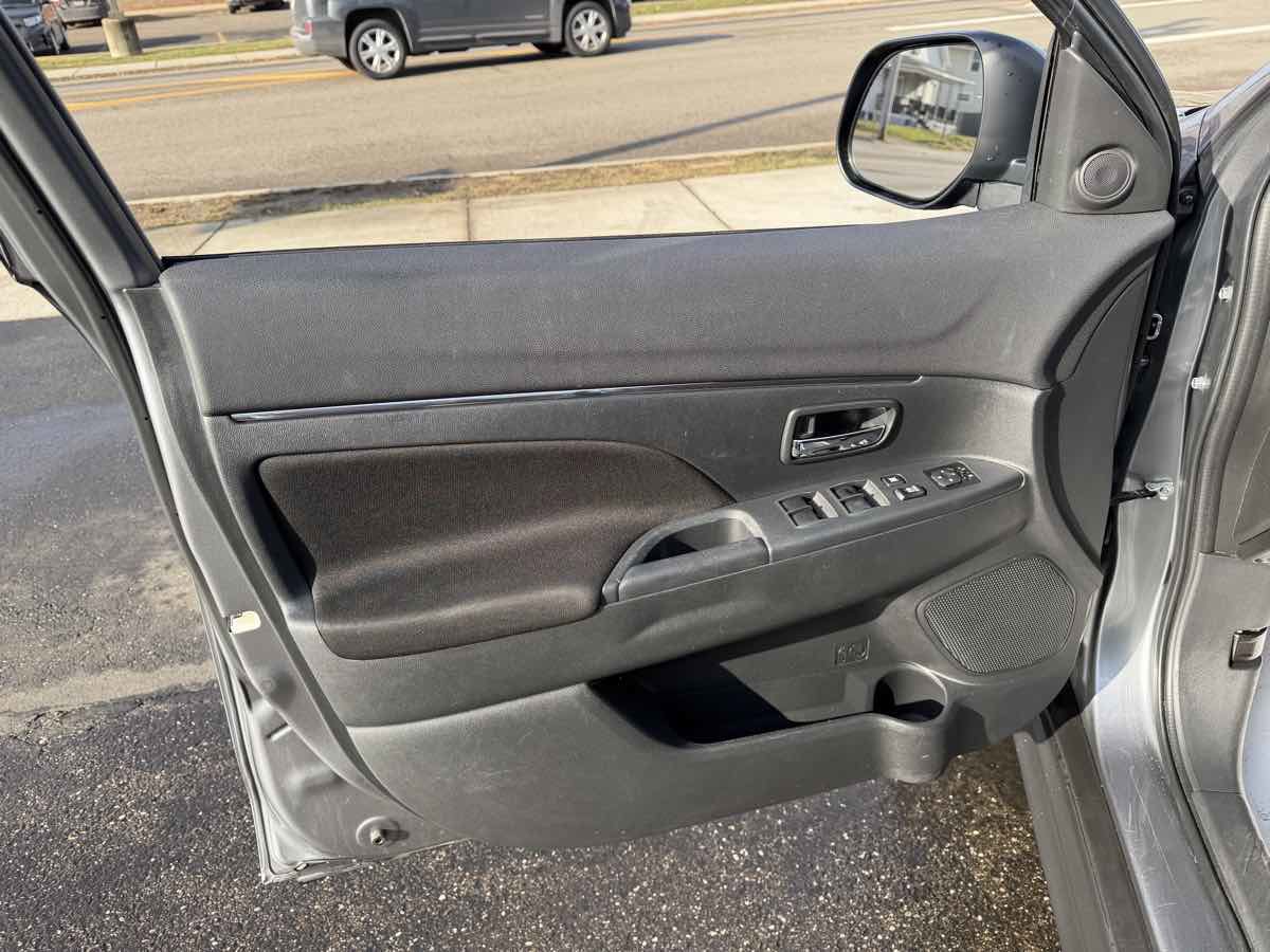 Used 2021 Mitsubishi Outlander Sport ES image 11