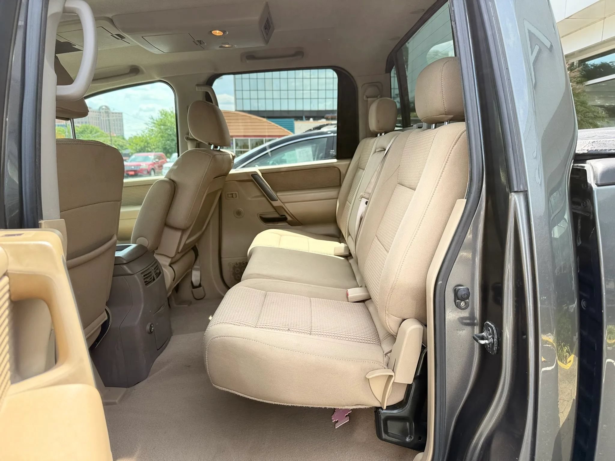 Used 2008 Nissan Titan SE AWD/4WD image 23