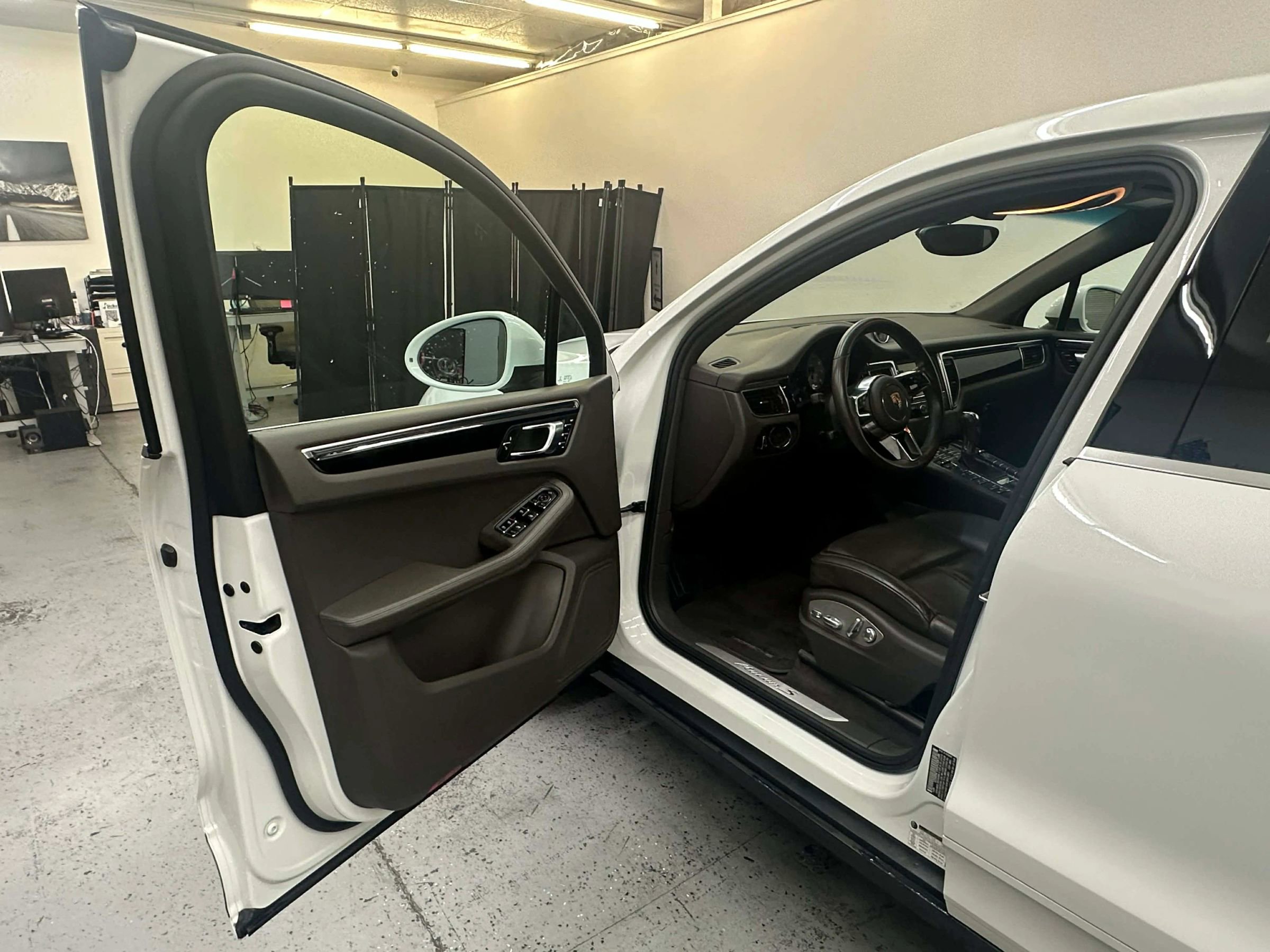 Used 2015 Porsche Macan S image 40