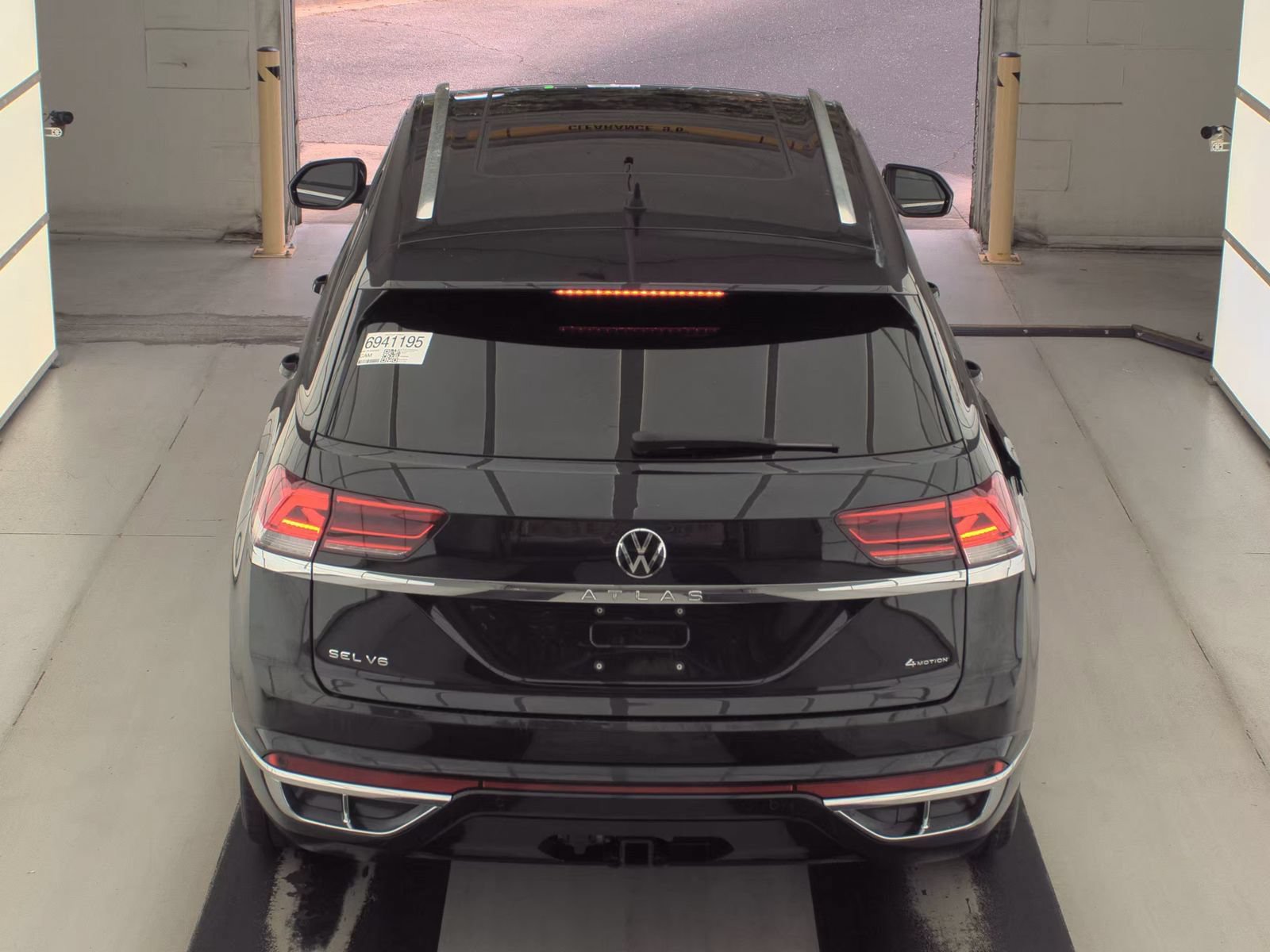 Used 2023 Volkswagen Atlas Cross Sport SEL Premium R-Line AWD/4WD image 10
