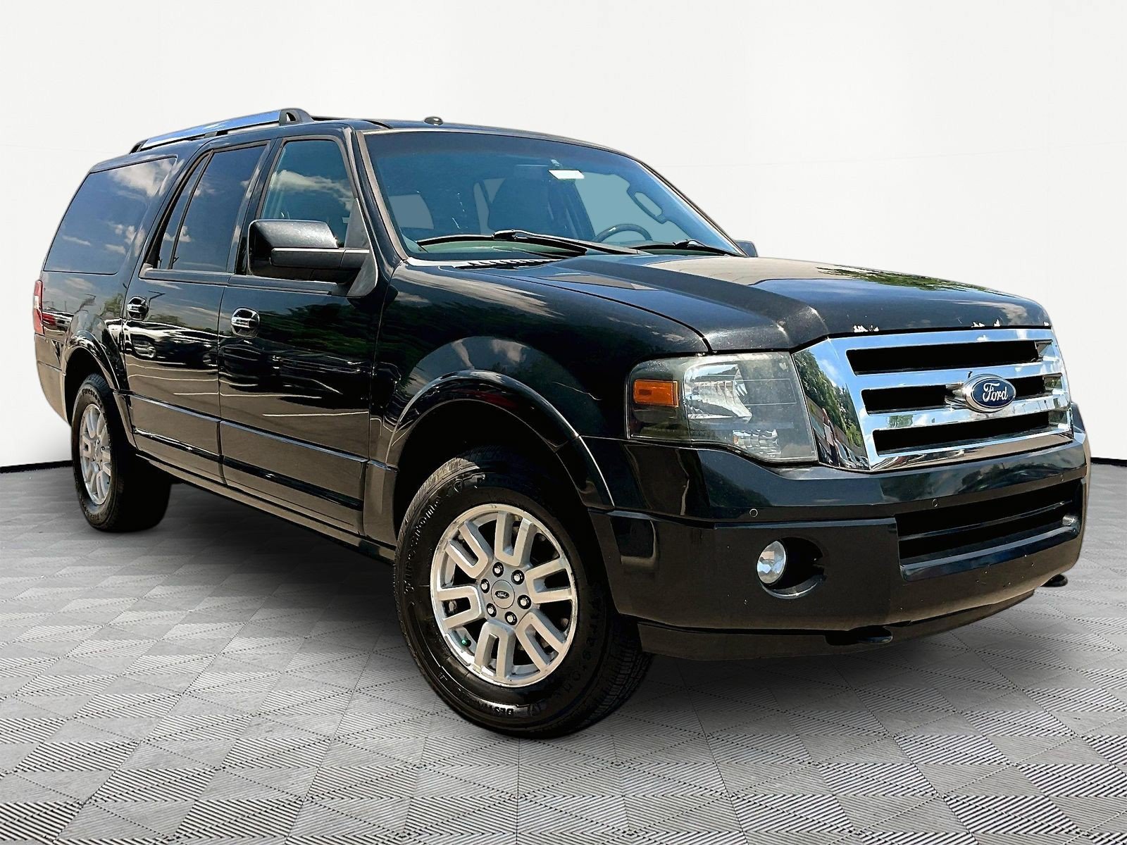 Used 2014 Ford Expedition EL Limited w/ Equipment Group 301A AWD/4WD image 3