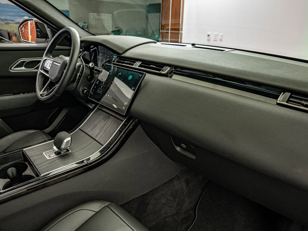 Certified 2025 Land Rover Range Rover Velar S AWD/4WD image 34