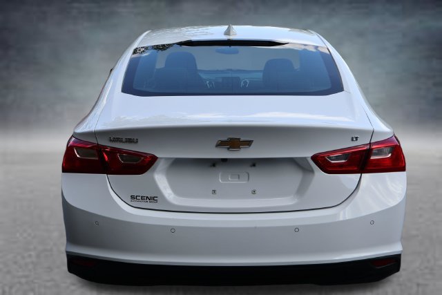 Used 2025 Chevrolet Malibu LT FWD image 4