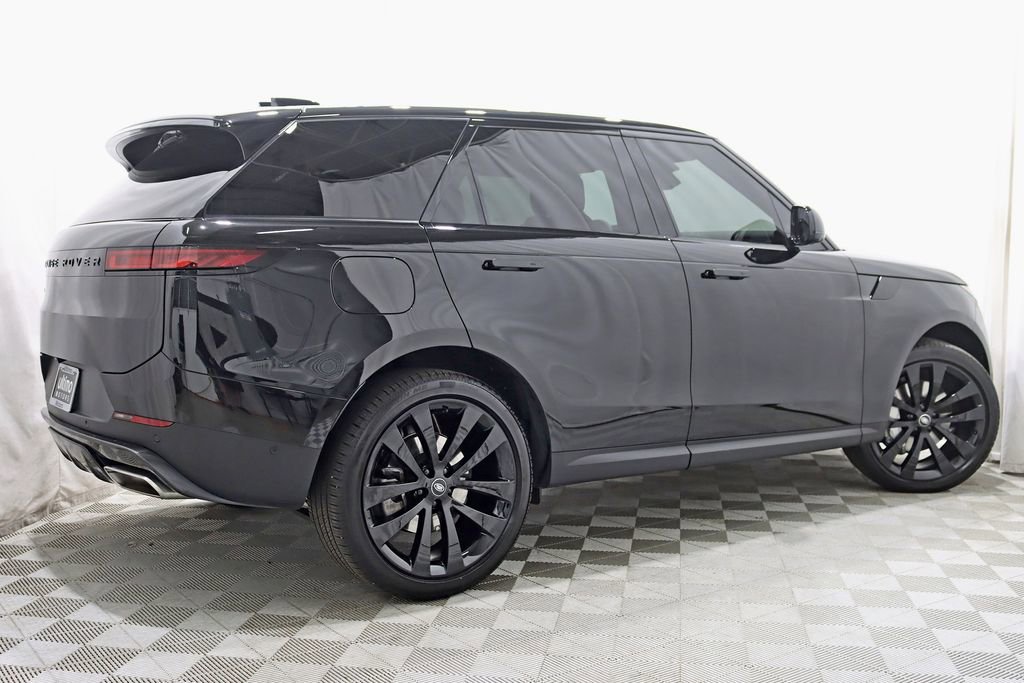 Used 2025 Land Rover Range Rover Sport SE AWD/4WD image 8