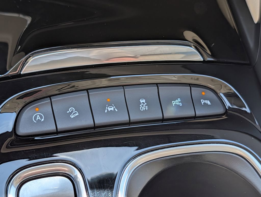 Used 2023 Buick Envision Avenir AWD/4WD image 46