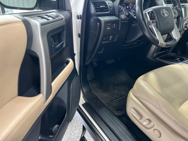 Used 2014 Toyota 4Runner SR5 Premium image 7