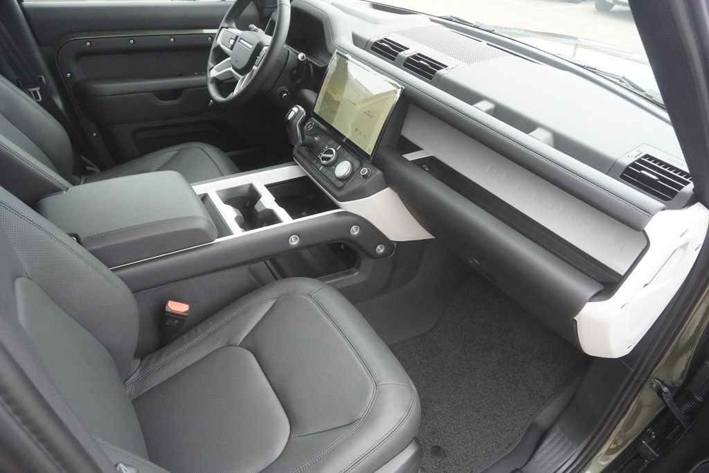 New 2026 Land Rover Defender 130 X-Dynamic SE image 22