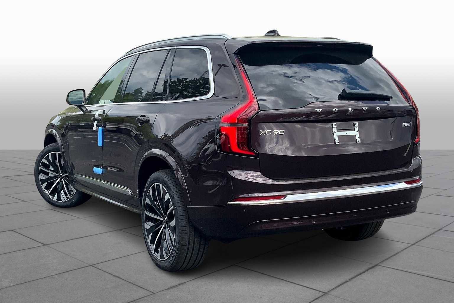 New 2025 Volvo XC90 B5 Plus image 3