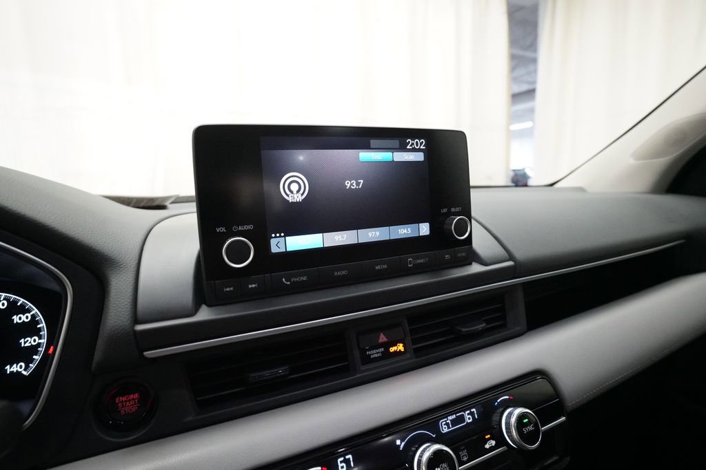Certified 2023 Honda Pilot LX image 6