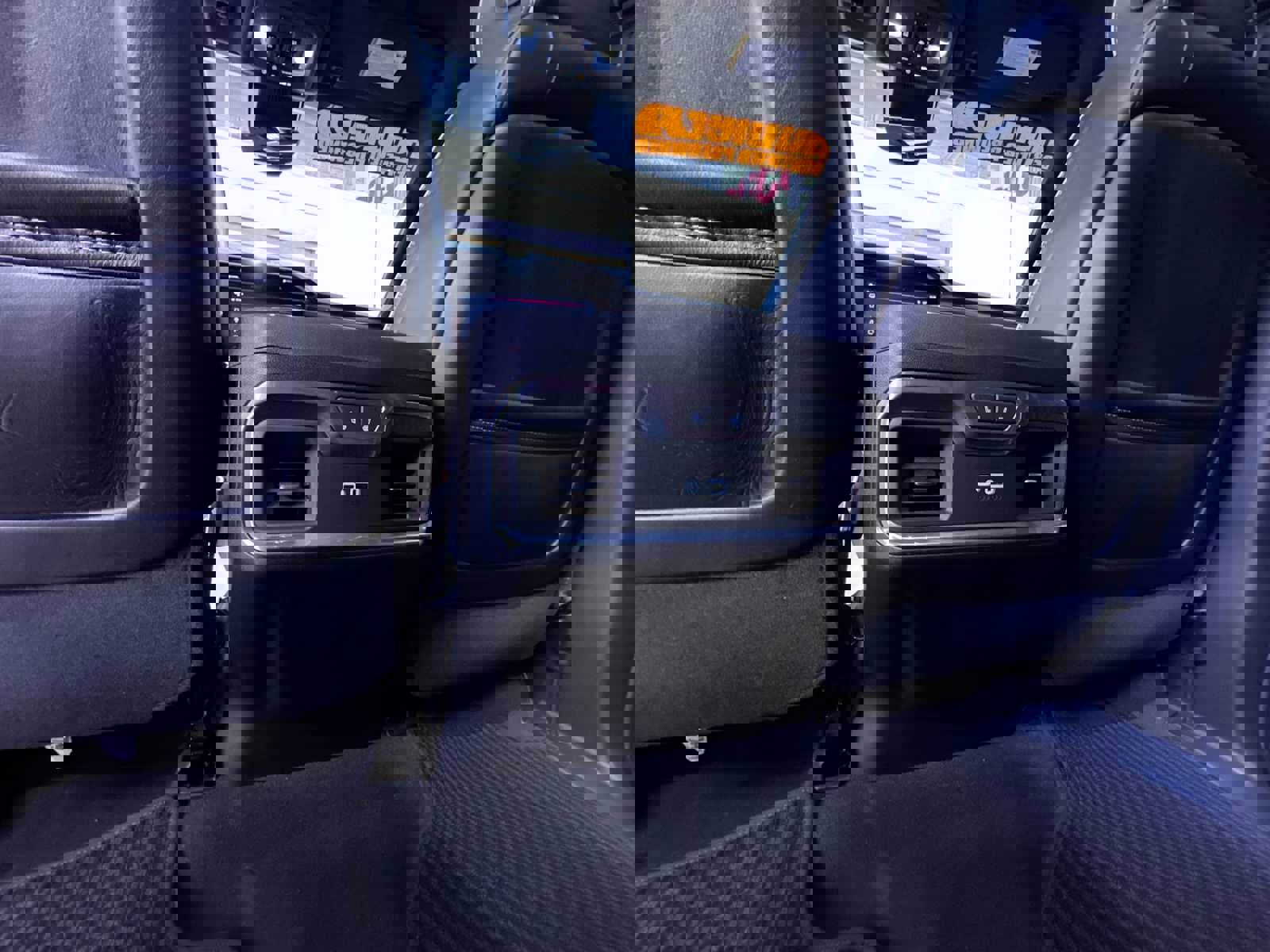 Used 2024 GMC Sierra 2500 Denali Ultimate image 40