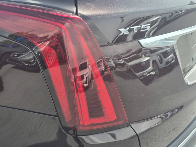 Used 2021 Cadillac XT5 Premium Luxury FWD image 12