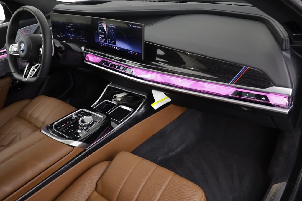 Used 2026 BMW 750e xDrive w/ Executive Package AWD/4WD image 23