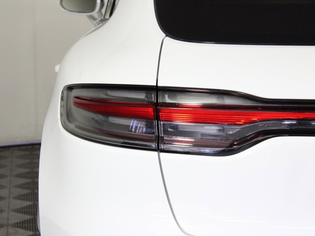 Used 2025 Porsche Macan w/ Premium Package Plus image 12