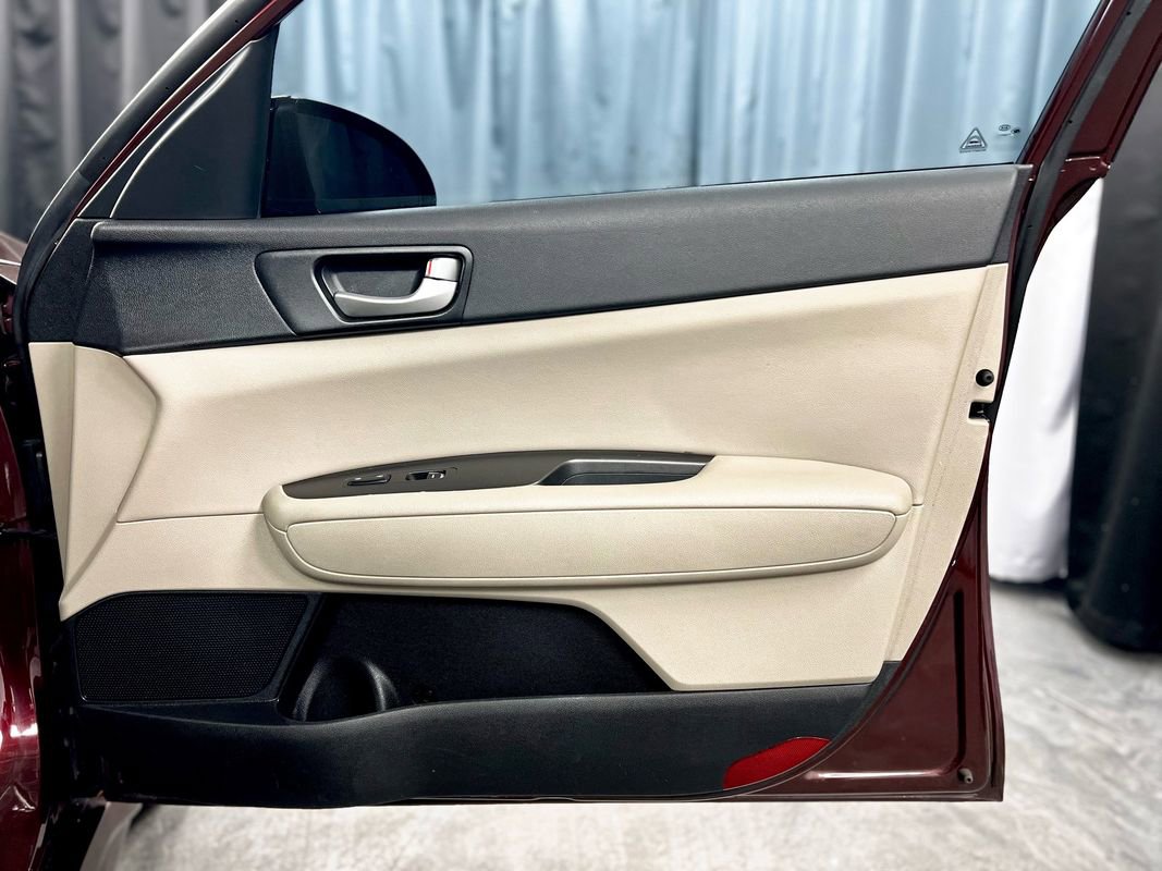 Used 2018 Kia Optima LX image 34