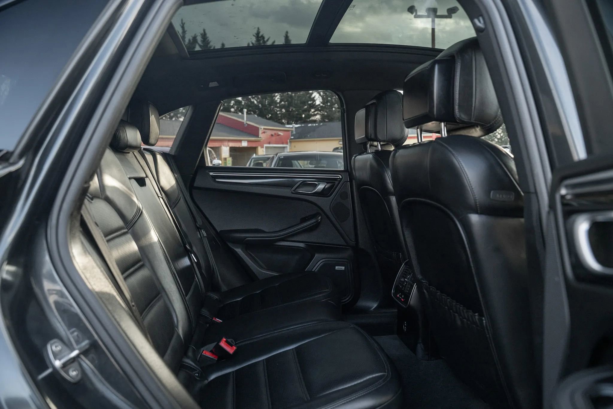 Used 2020 Porsche Macan S image 12