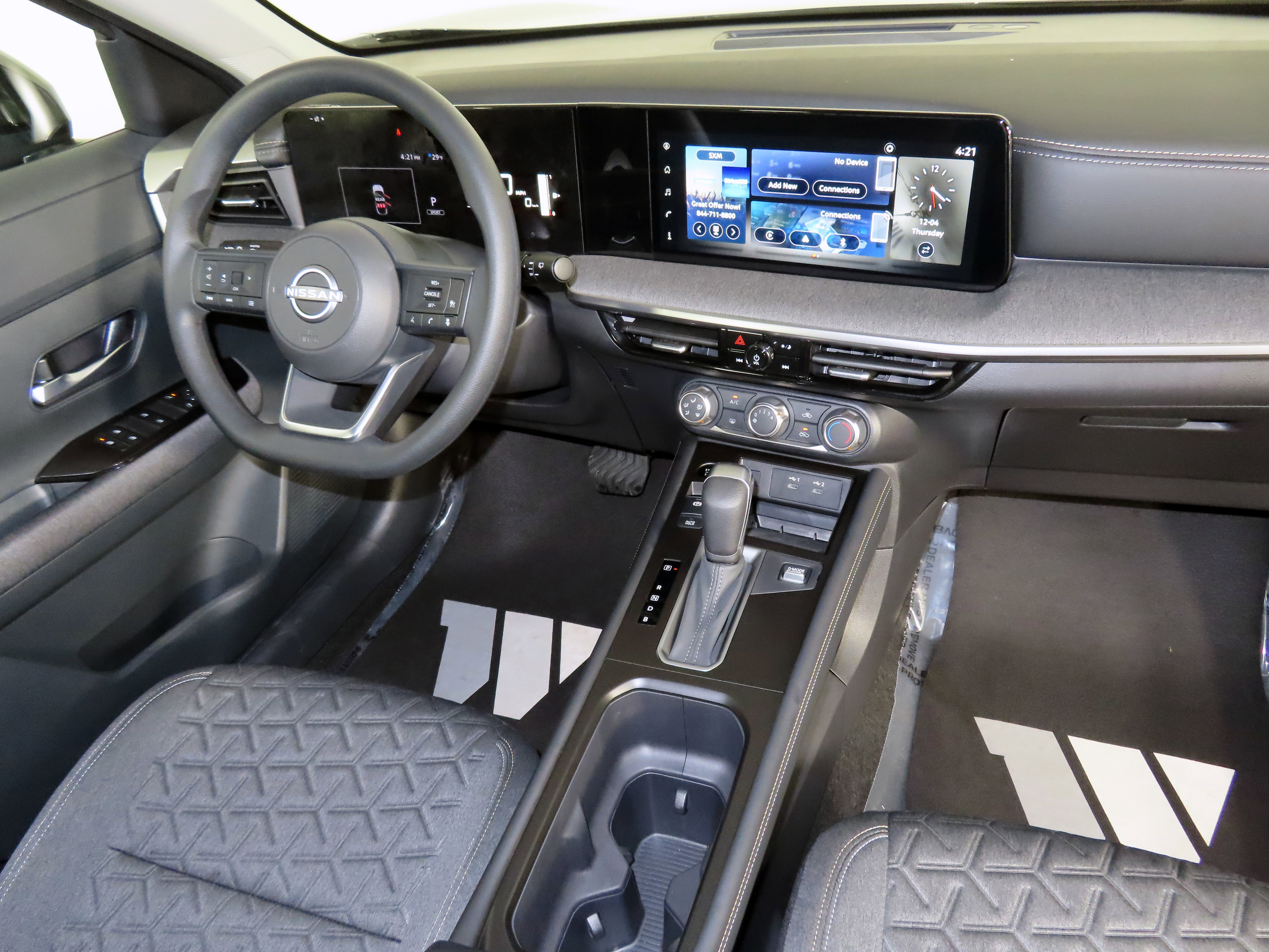 Certified 2025 Nissan Kicks SV w/ Illumination Package image 36