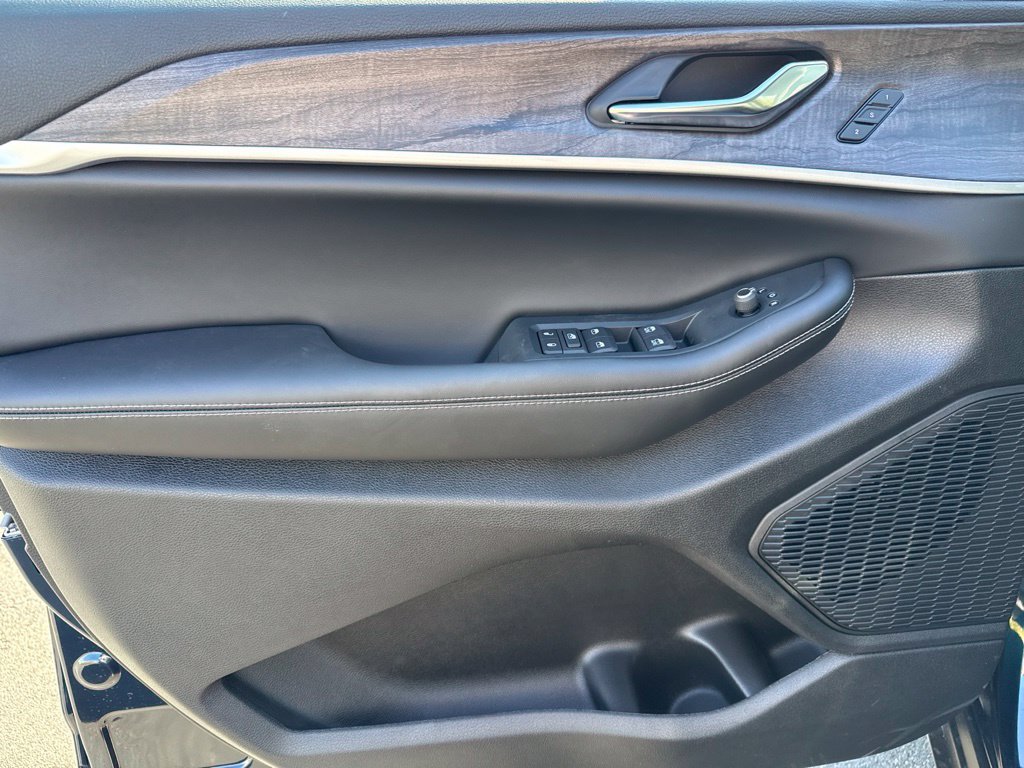 New 2027 Jeep Grand Cherokee Limited AWD/4WD image 27