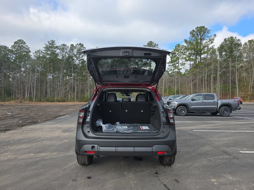 New 2026 Nissan Kicks SR w/ SR Premium Package FWD image 16