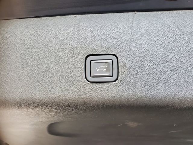 Certified 2023 Chevrolet Traverse RS w/ LPO, Floor Liner Package FWD image 11